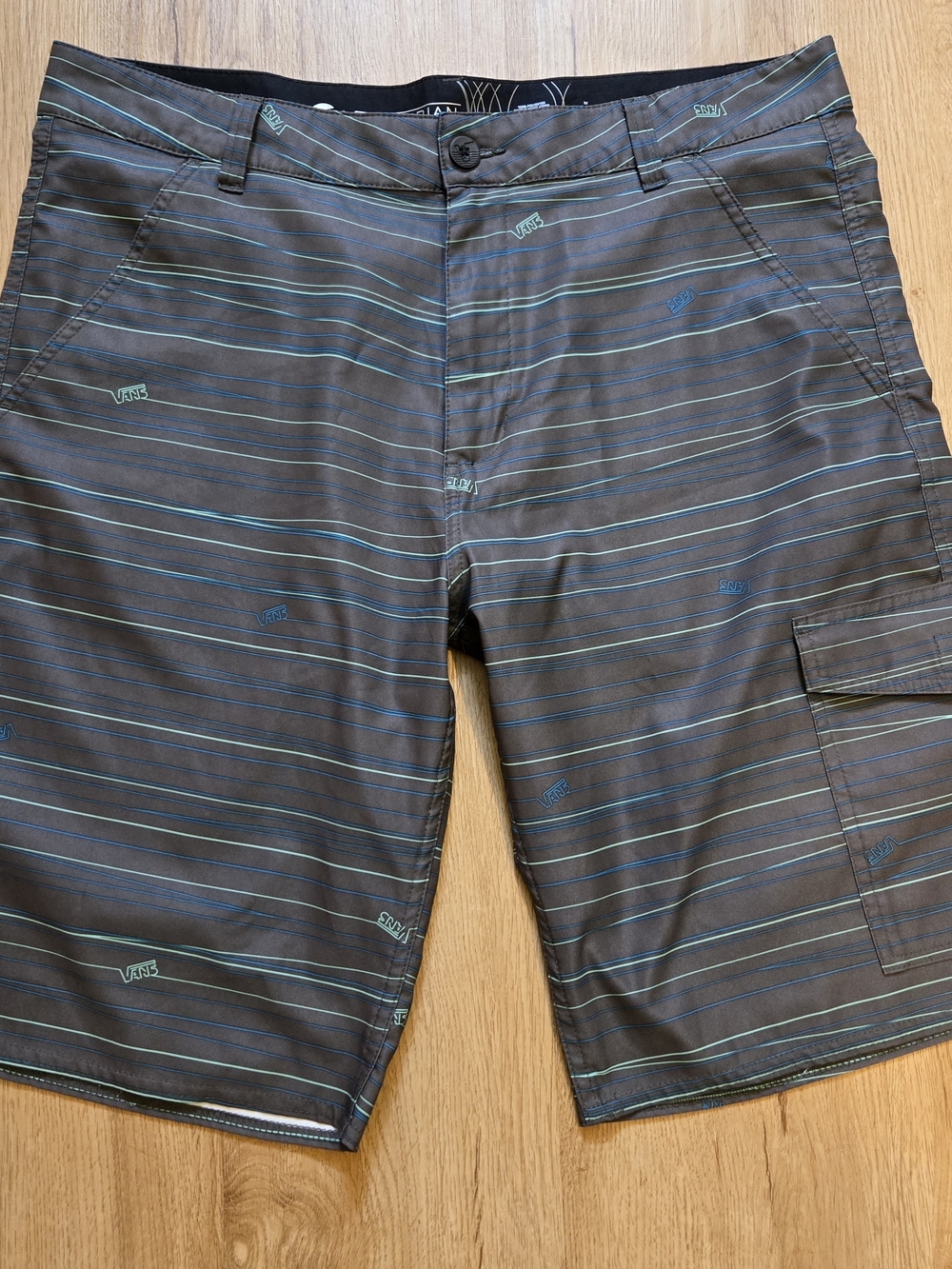 Bundle Of Men's Long Shorts Vans,Nike,Hang 10. All 36x10.5/11 Inseam - Picture 6 of 7